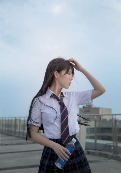 夫妇一起去精油按摩隔着窗帘_1080电视剧在线观看
