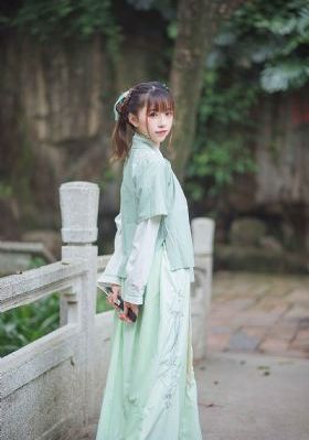 拉字至上q世代_超清高清完整版