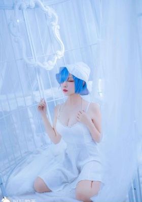 年轻的善良的女教师5免费观看_HD手机免费观看完整