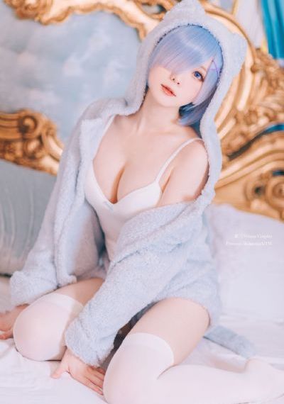 他扯开我的奶罩一摸就流水_720电视剧在线观看